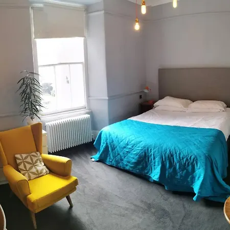 The Townhouse 3*